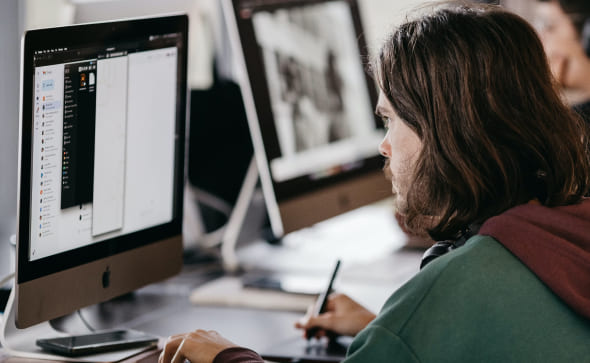 Tüm dikkatimizi işlerimize veriyoruz. Image